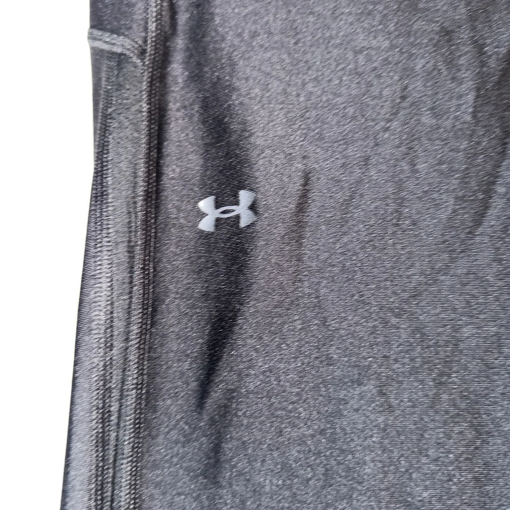 Under‎ Armour Women's Capri Leggings Large Black Athletic Workout Wear
